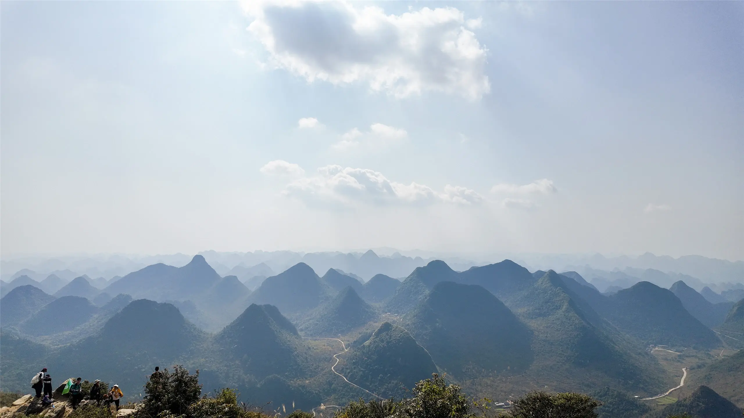 清远莫六公山徒步全攻略 | 行走广东最美山脊线，俯瞰千座峰林
