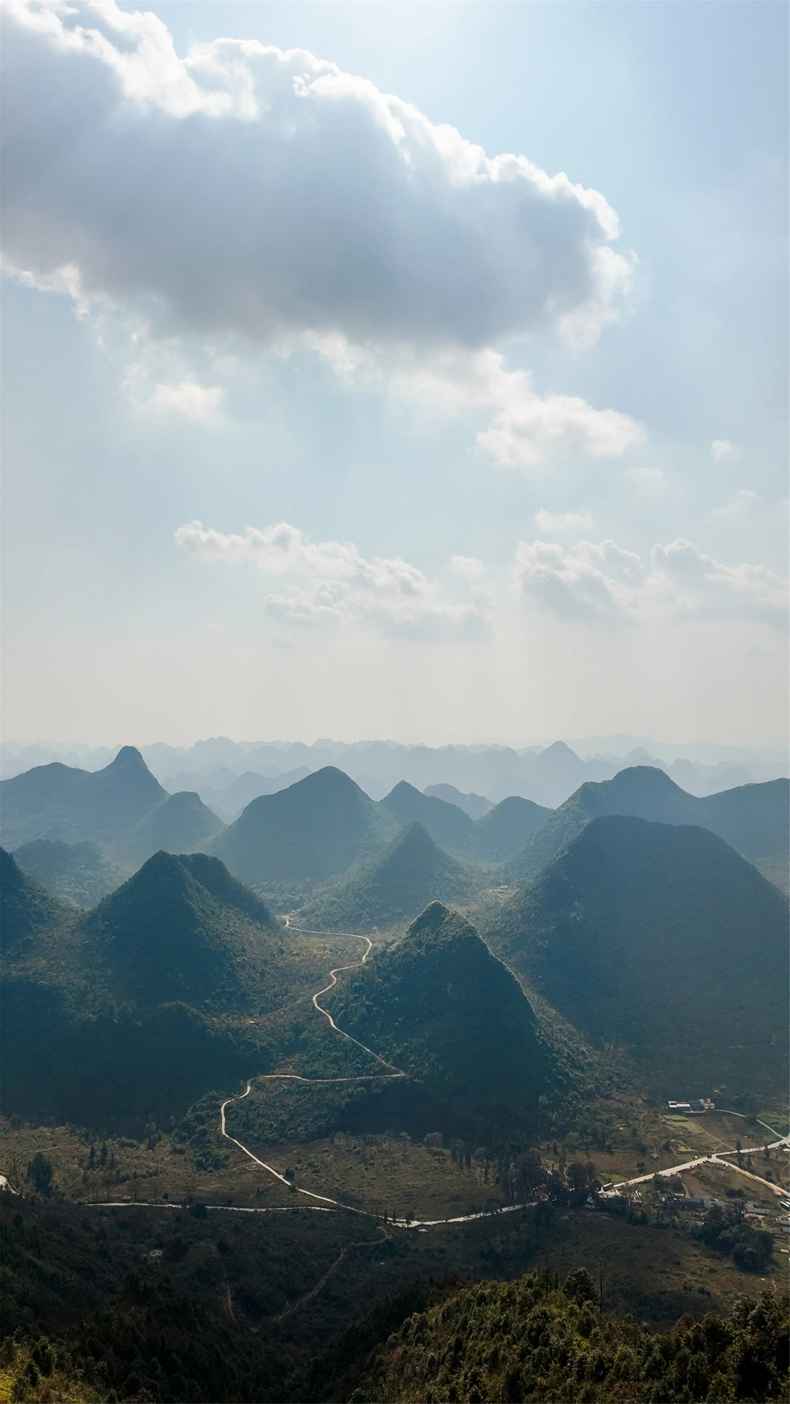 清远莫六公山徒步全攻略 | 行走广东最美山脊线，俯瞰千座峰林