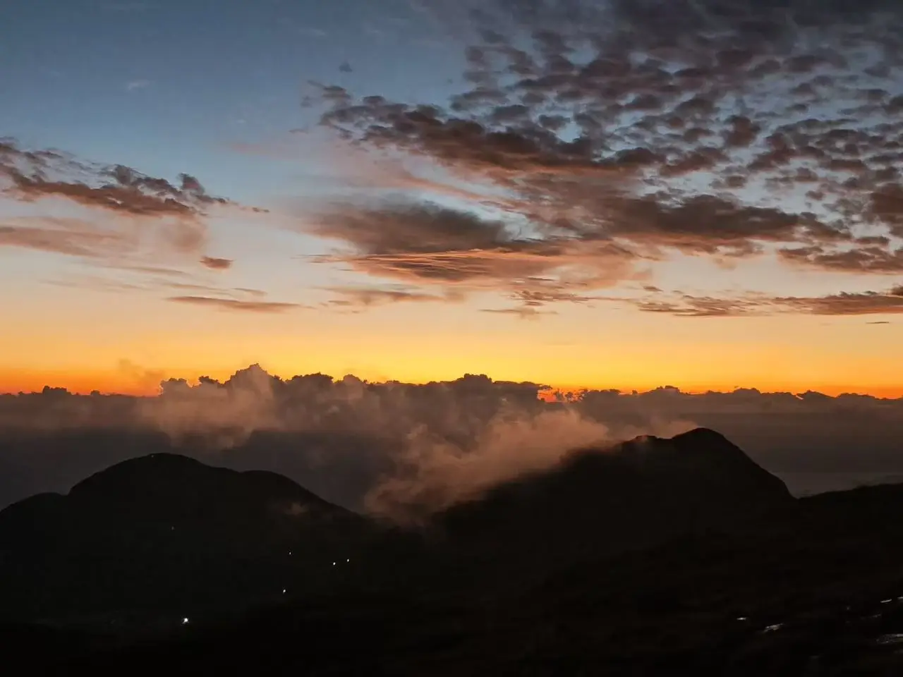 齐云山徒步攻略｜赣南之巅 云海星空 18.5km 高山草甸进阶路线